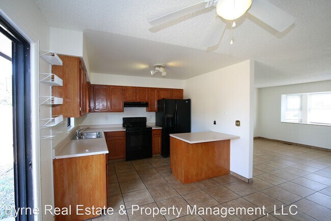 Building Photo - 3 br, 2 bath House - 5120 Victory Rd
