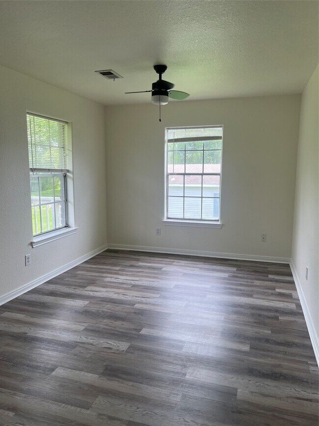 Foto del edificio - 827 Algoa-Friendswood Rd