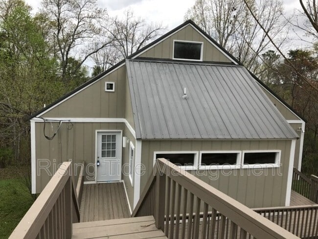 Foto del edificio - 2208 Mountain View Rd