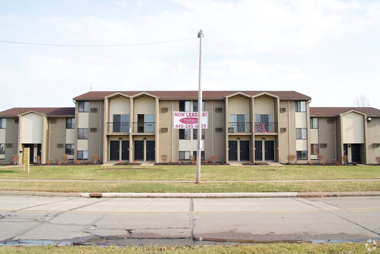 Washington Townhomes Apartments in Lorain, OH