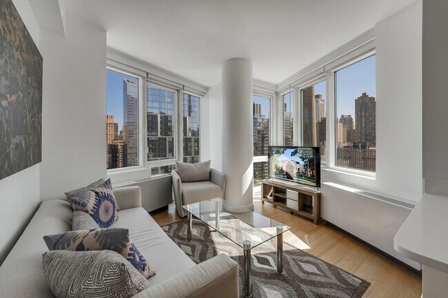 Building Photo - 625W W 57th St