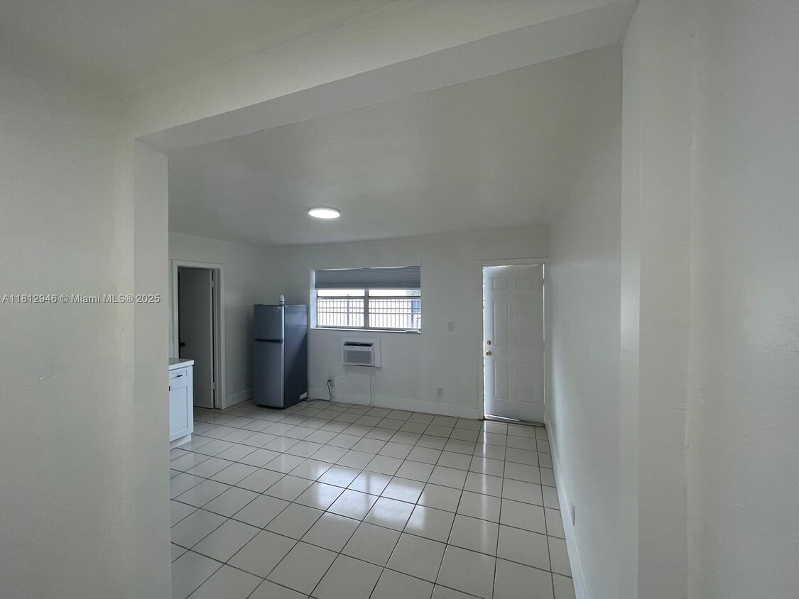Foto principal - 6029 Polk St