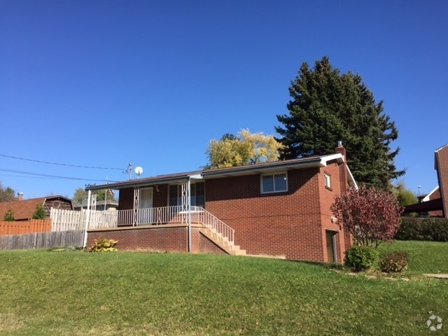 Building Photo - 470 Edgewood Rd