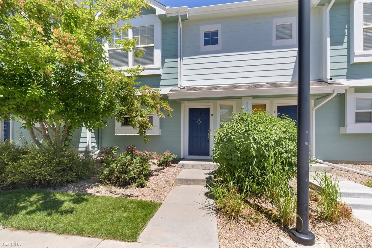 Primary Photo - 5895 Biscay St