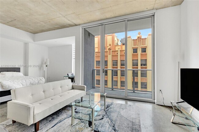 Foto del edificio - 151 SE 1st St