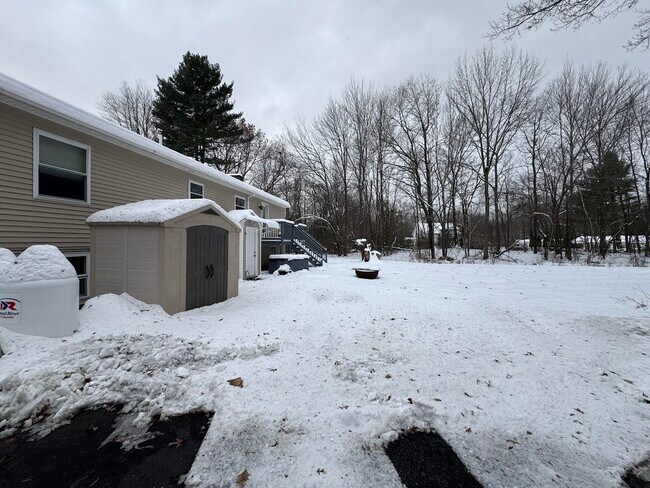 Foto del edificio - 240 Leda Ave