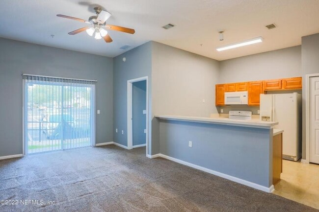 Building Photo - 2 bedroom in Jacksonville FL 32277