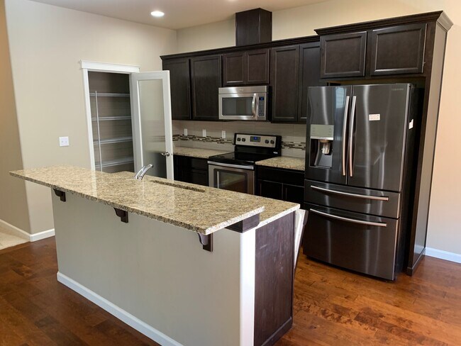 Building Photo - 4 Bedroom Home in Freestone at Bayside!