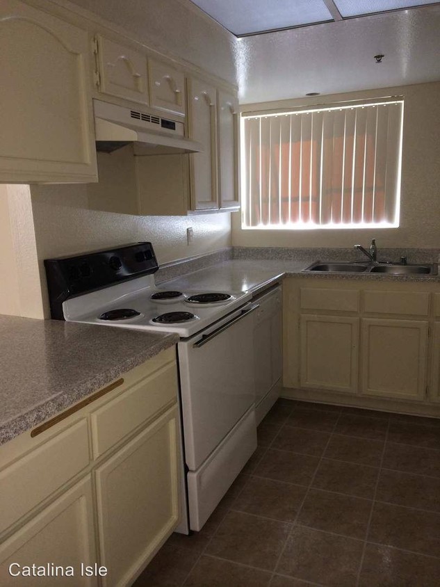 Primary Photo - 380 N Catalina Ave