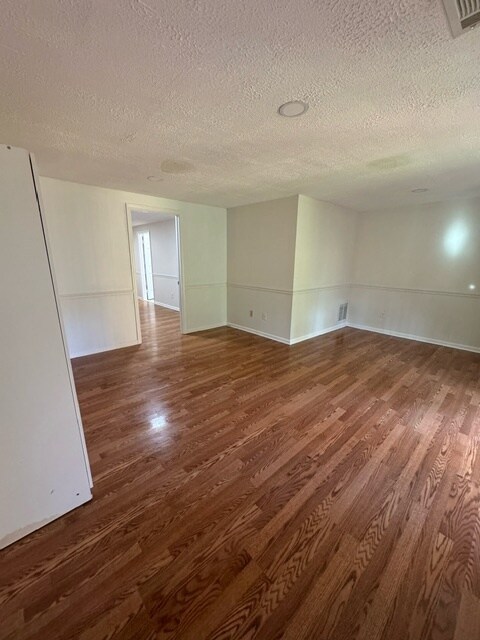 Foto del edificio - 1143 Knoll Mist Ln