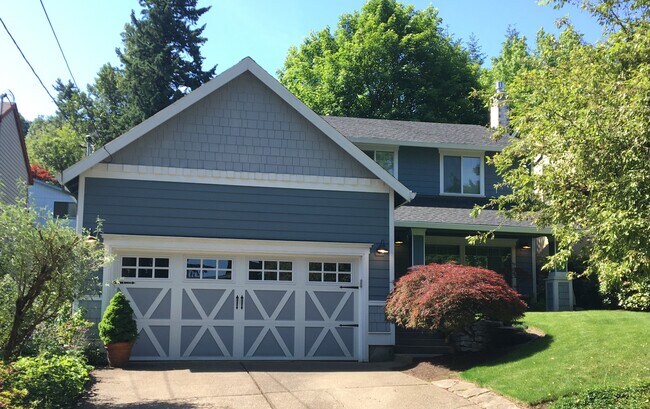 Building Photo - 4430 SW Vesta St