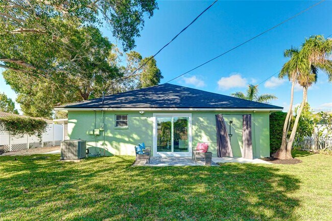 Foto del edificio - 2246 Goldenrod St