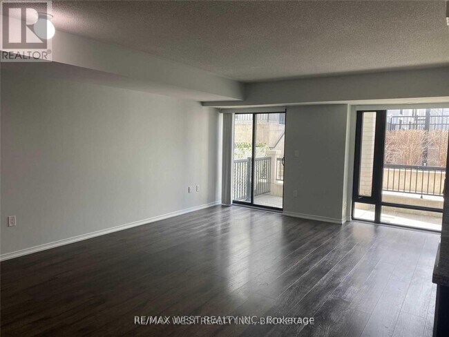 Photo du bâtiment - 130 Widdicombe Hill Blvd