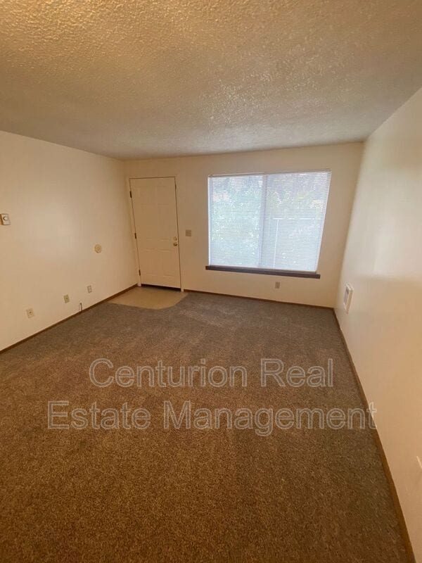 158 Manbrin Dr NE, Keizer, OR 97303 Condo for Rent in Keizer, OR