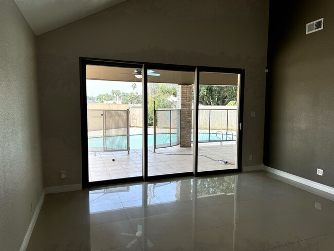 Foto del edificio - 1620 Eagle Crest Loop