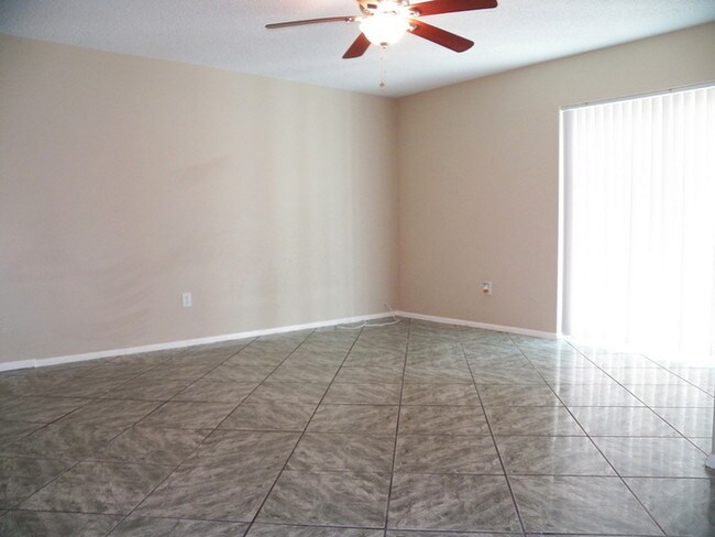 Foto del edificio - 3/2 Home W/ Tiled Flooring!