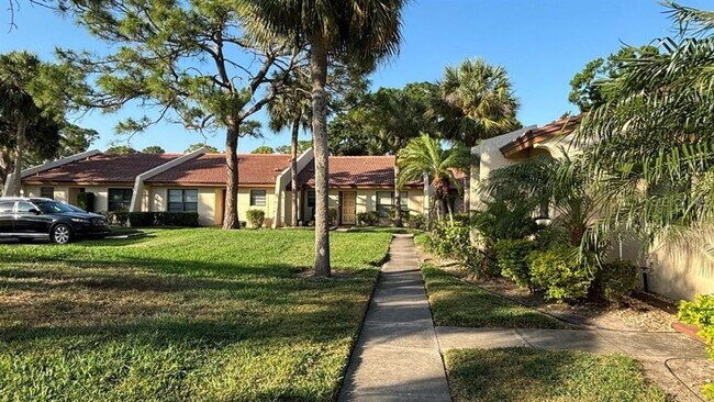 Building Photo - 3677 Longmeadow Dr