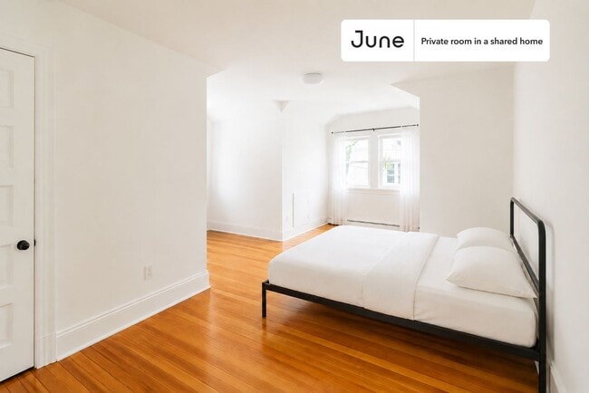 Building Photo - Room in Shared 7 bed/2 bath home in Brighton