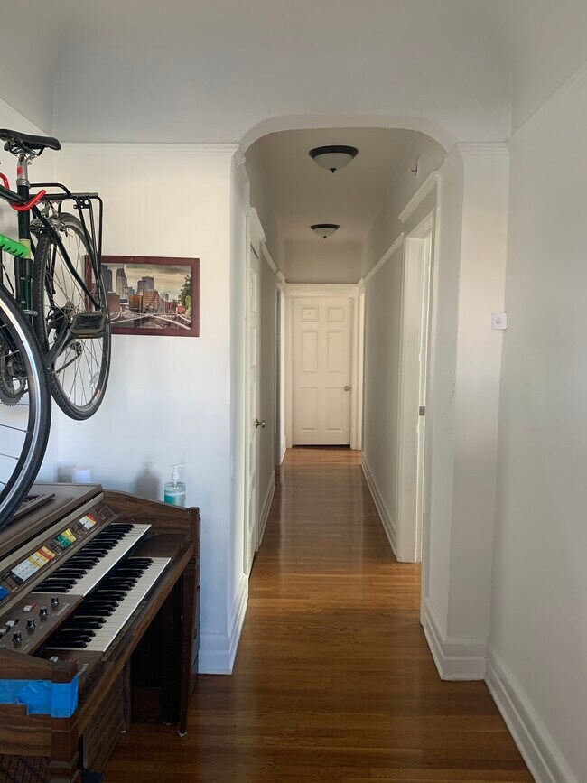 Foto del edificio - 4604 Lexington Ave