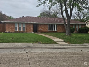 Building Photo - 2905 Brookview Dr