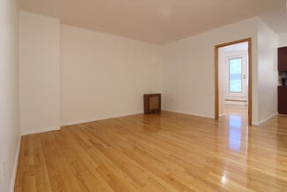 Building Photo - 10513 Metropolitan Ave
