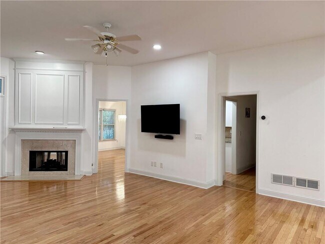 Foto del edificio - 4455 Mariners Ridge