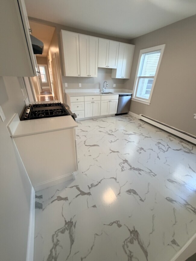 Foto del edificio - 1238 Blue Hill Ave