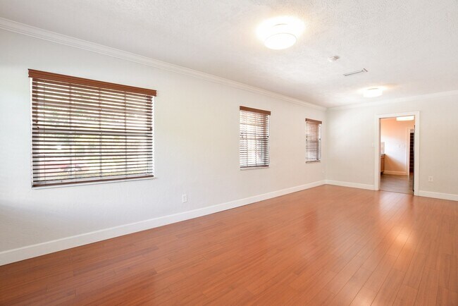 Foto del edificio - Charming 4/2 Colonial Town North Home with...