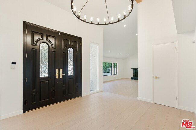 Foto del edificio - 4933 Collett Ave