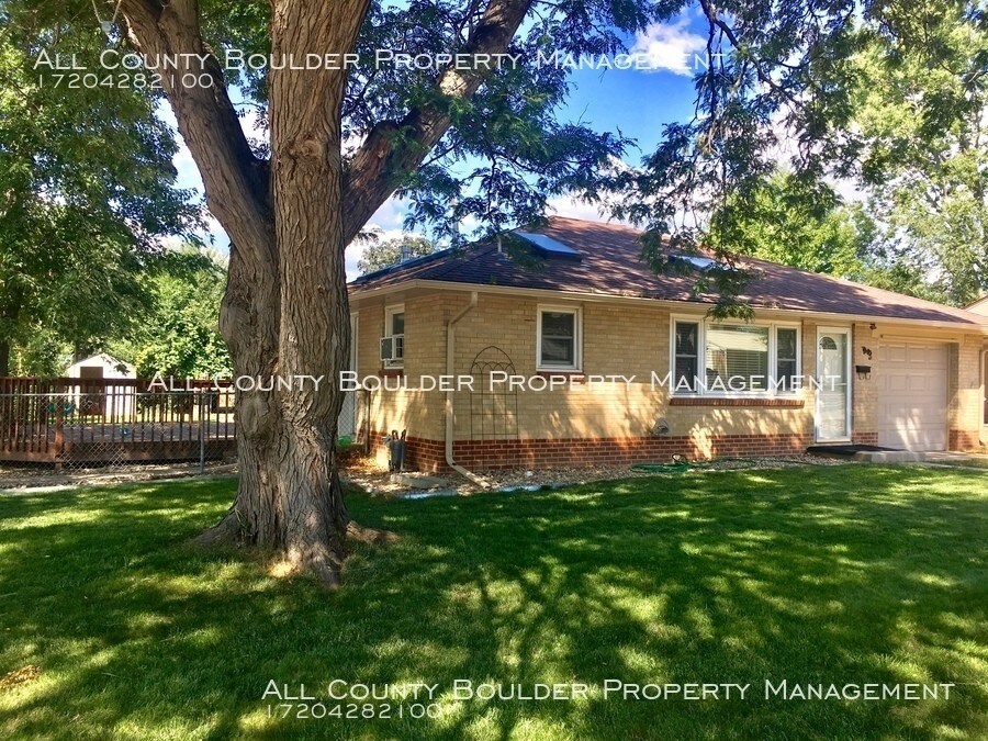 Primary Photo - Corner Longmont Home with Large Fenced Yard