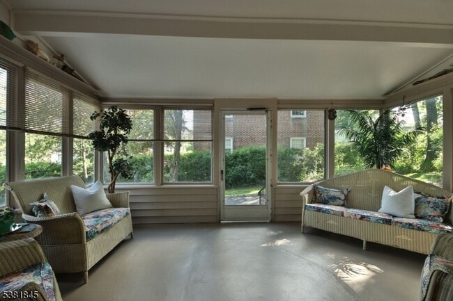 Building Photo - 22 Rockland Terrace