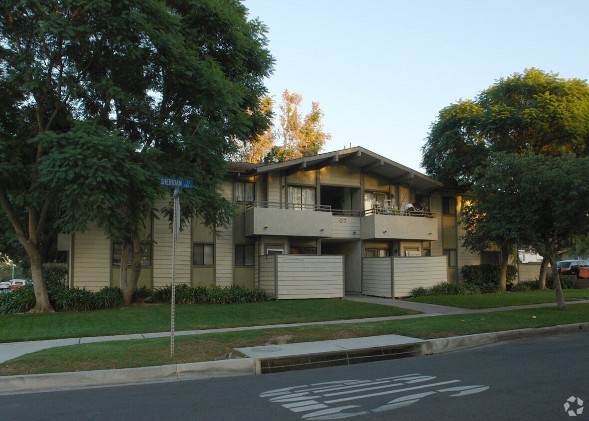 Building Photo - 307 Sheridan St