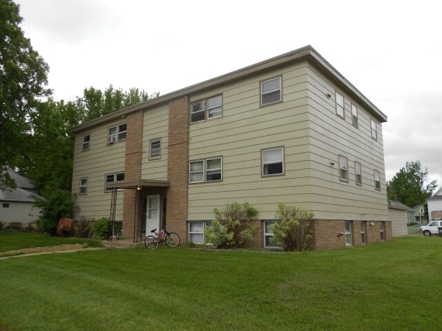 Primary Photo - 349 Center Ave