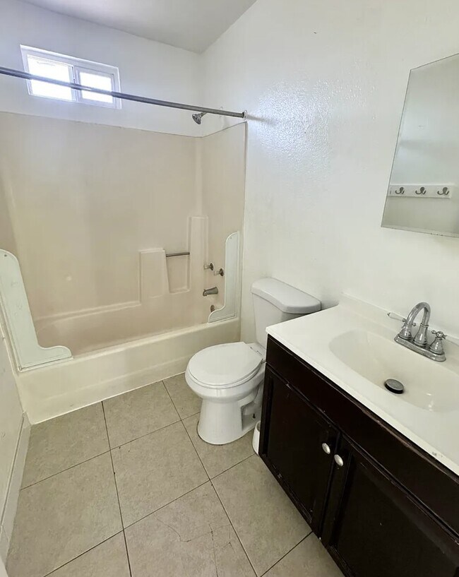 Foto del edificio - 2525 E Monroe St