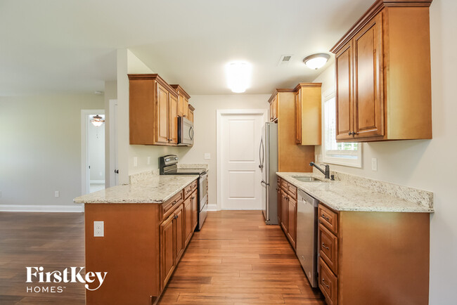Building Photo - 438 Garland Dr