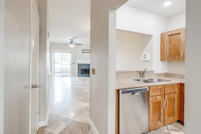 Foto del edificio - 2910 Grants Lake Blvd