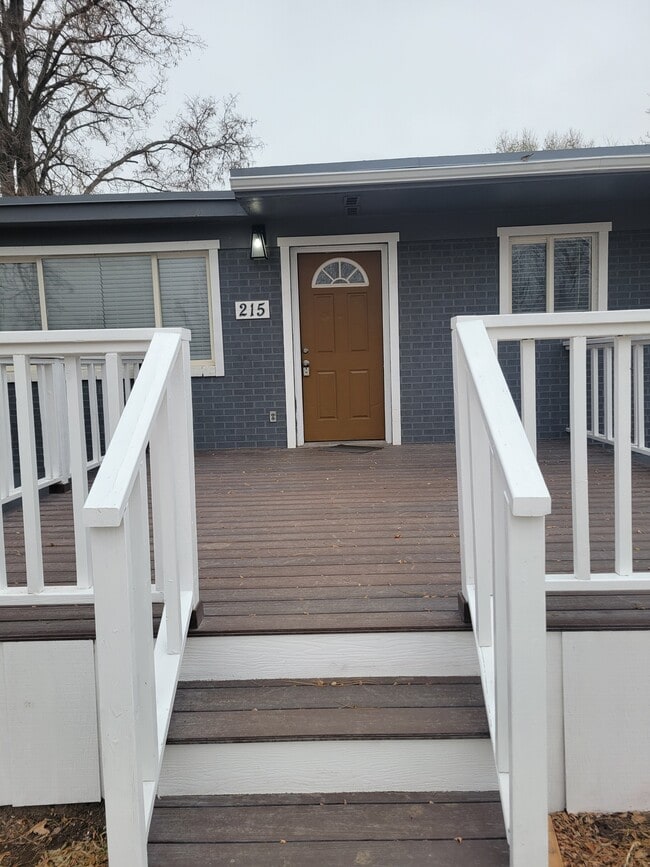 Foto del edificio - 215 Park St