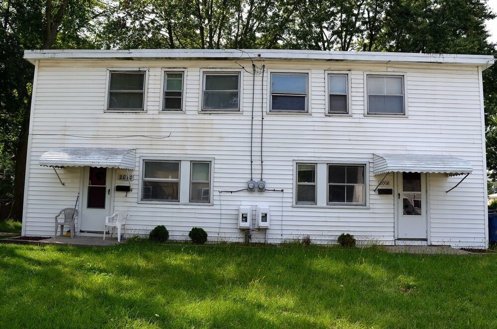 Primary Photo - Beautiful unit of duplex