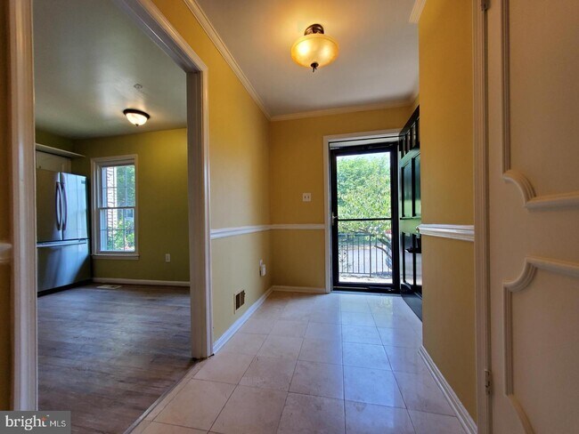 Building Photo - 7373 Hallcrest Dr