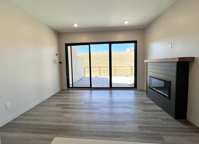 Foto del edificio - Modern Executive Level Condo near Colbert Hills Golf Course