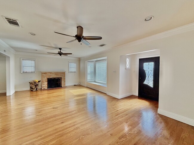 Building Photo - 11133 Rincon Dr