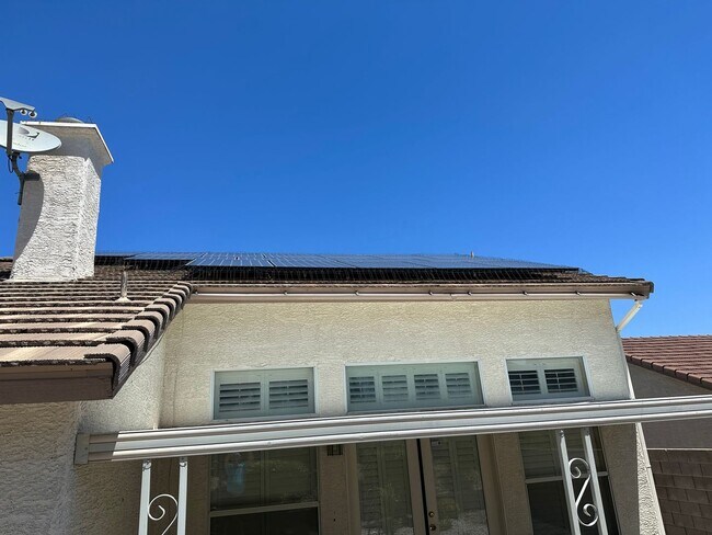 Building Photo - Henderson!!  Solar Panels!! Tankless Hot w...