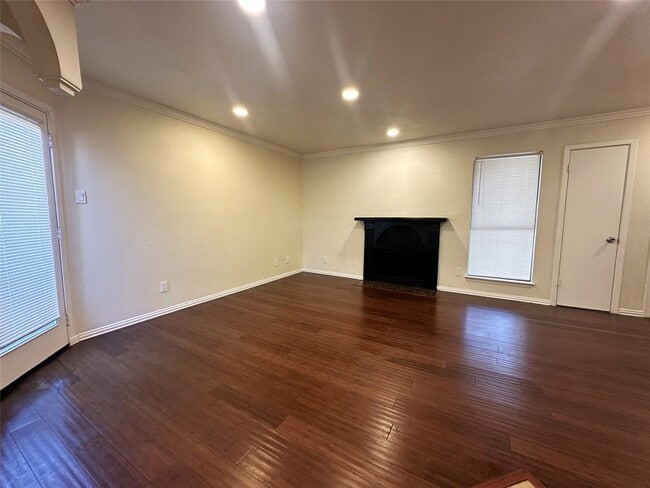 Building Photo - 1600 Pecan Chase Cir