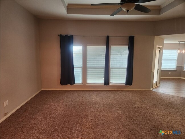 Foto del edificio - 5615 Fair Hill Dr