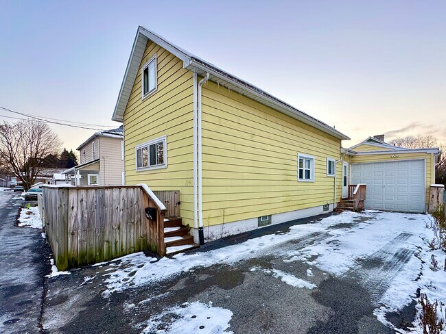 Foto del edificio - 715 Rear Mabel St