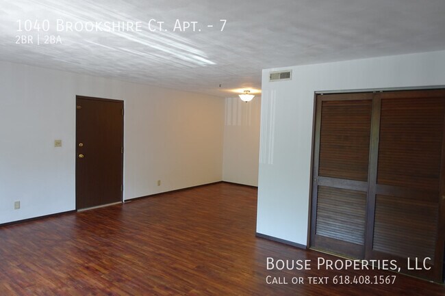 Foto del edificio - 1040 Brookshire Ct