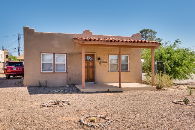 Front House - 3138 E Adams St