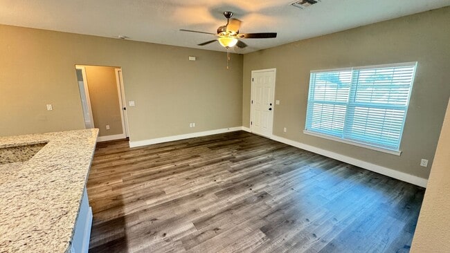 Building Photo - BRAND NEW, STUNNING 3 Bedroom, 2 Bathroom Home in Sebring!!