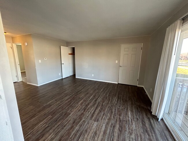 Living Room - 1719 Silvercrest Dr