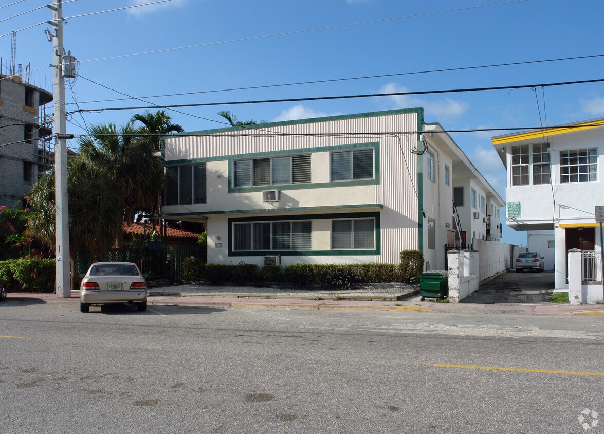 Building Photo - Waterfront Townhouses